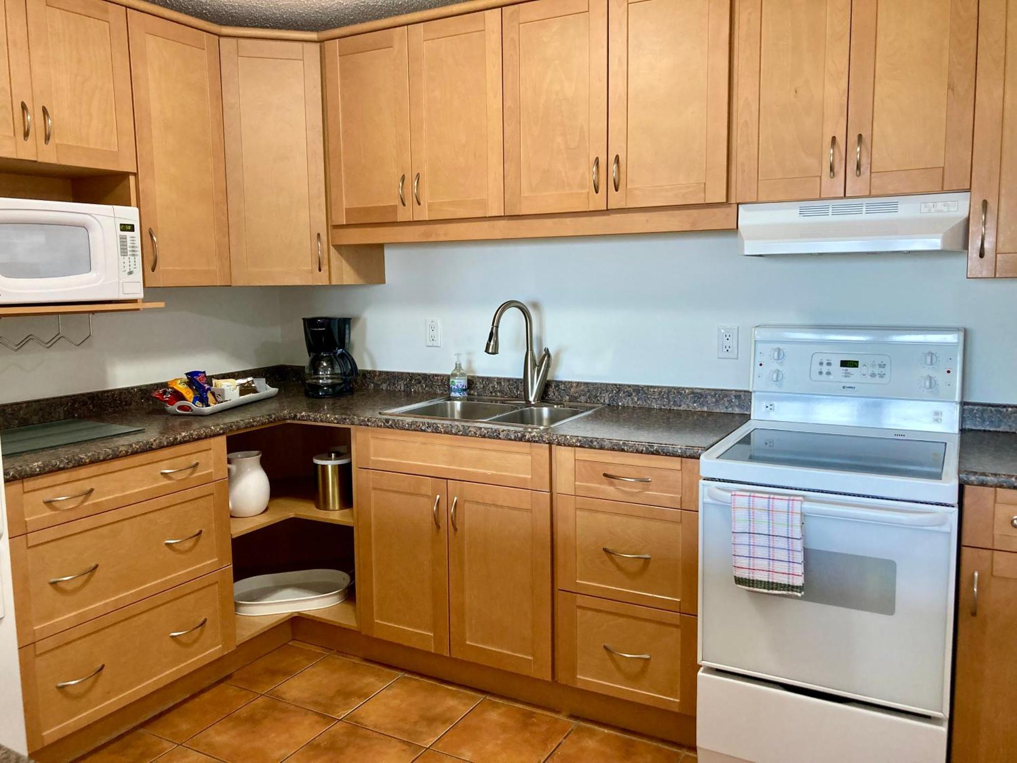 Shorewater Resort Beachfront Studio - 2 Beds Qualicum Beach Exterior photo